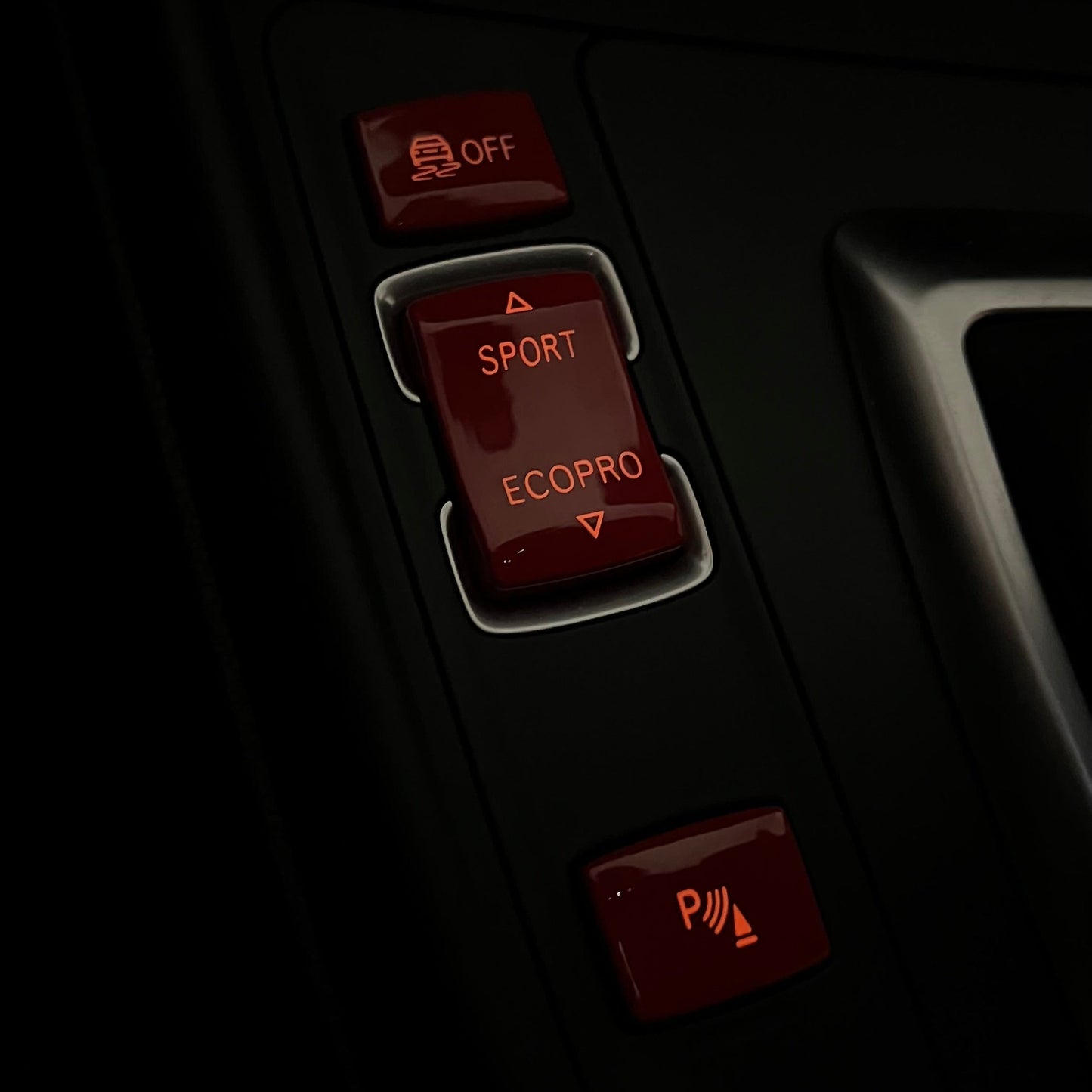 Farbige Fahrmodi-Knöpfe