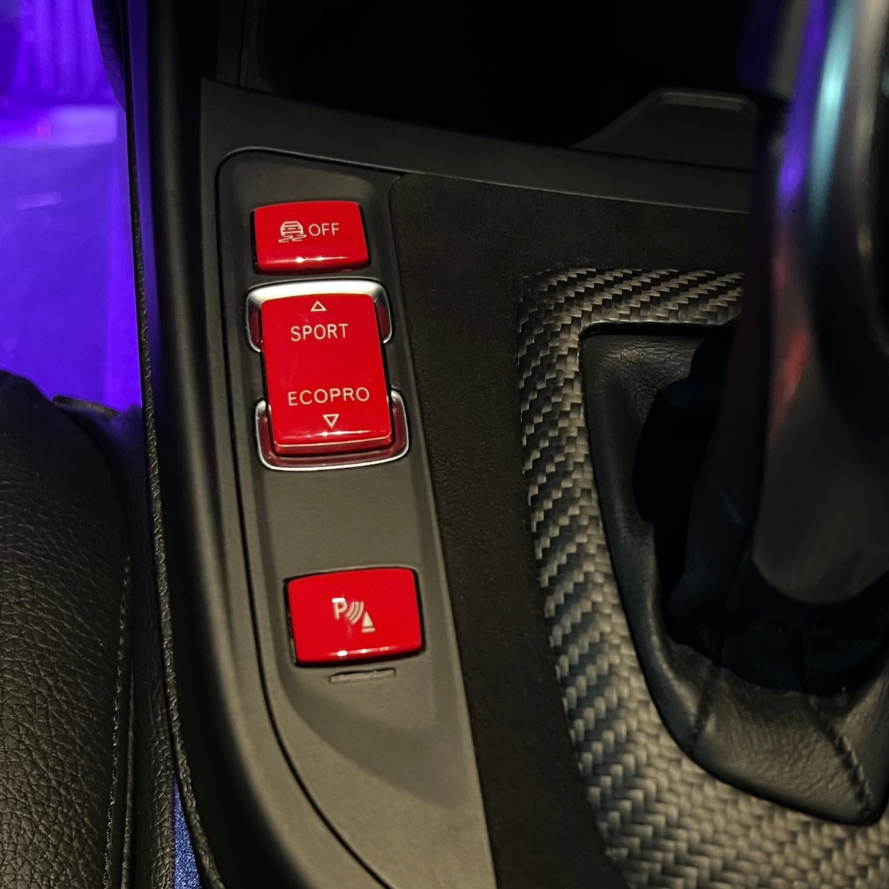 Farbige Fahrmodi-Knöpfe